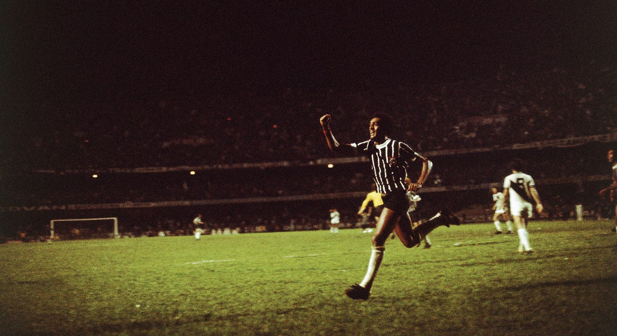 Basilio ap[os o gol histórico