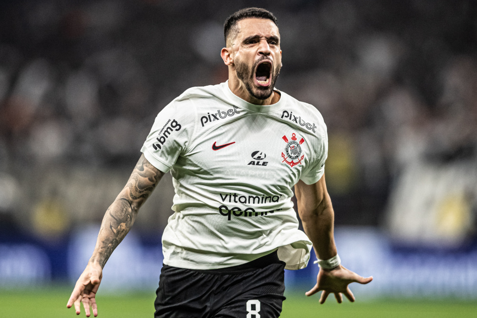 renato_augusto_comemorando_gol_contra_o_sao_o0m4 Inteligência... Renato Augusto!