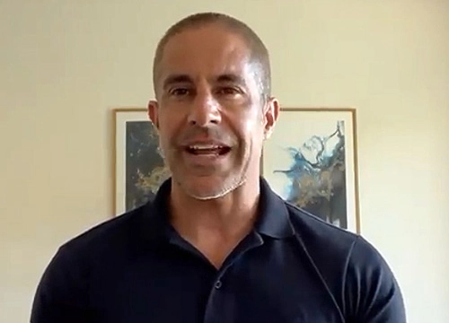 sylvinhohoje Sylvinho: Da base do Timão para o mundo